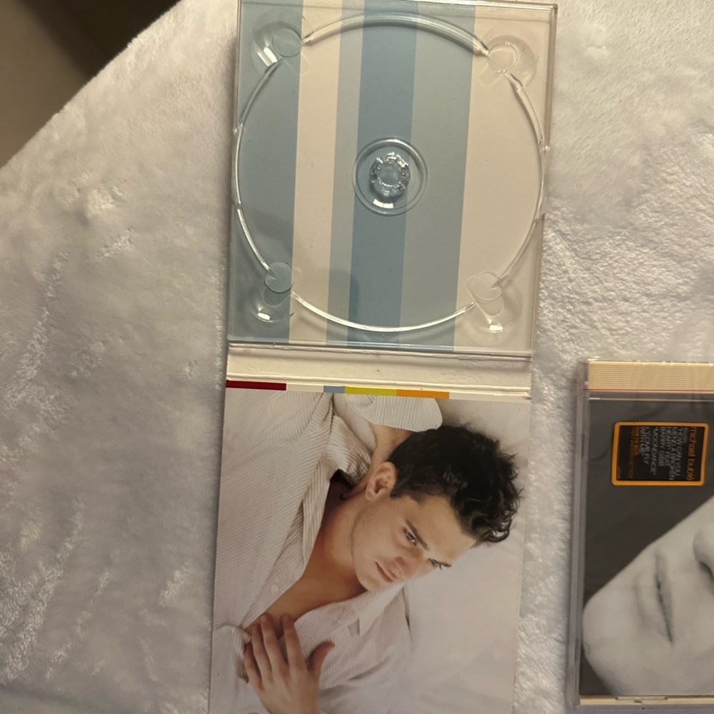 Michael Bublé Come Fly With Me signed Album. Missing one disc - Picture 4 of 5